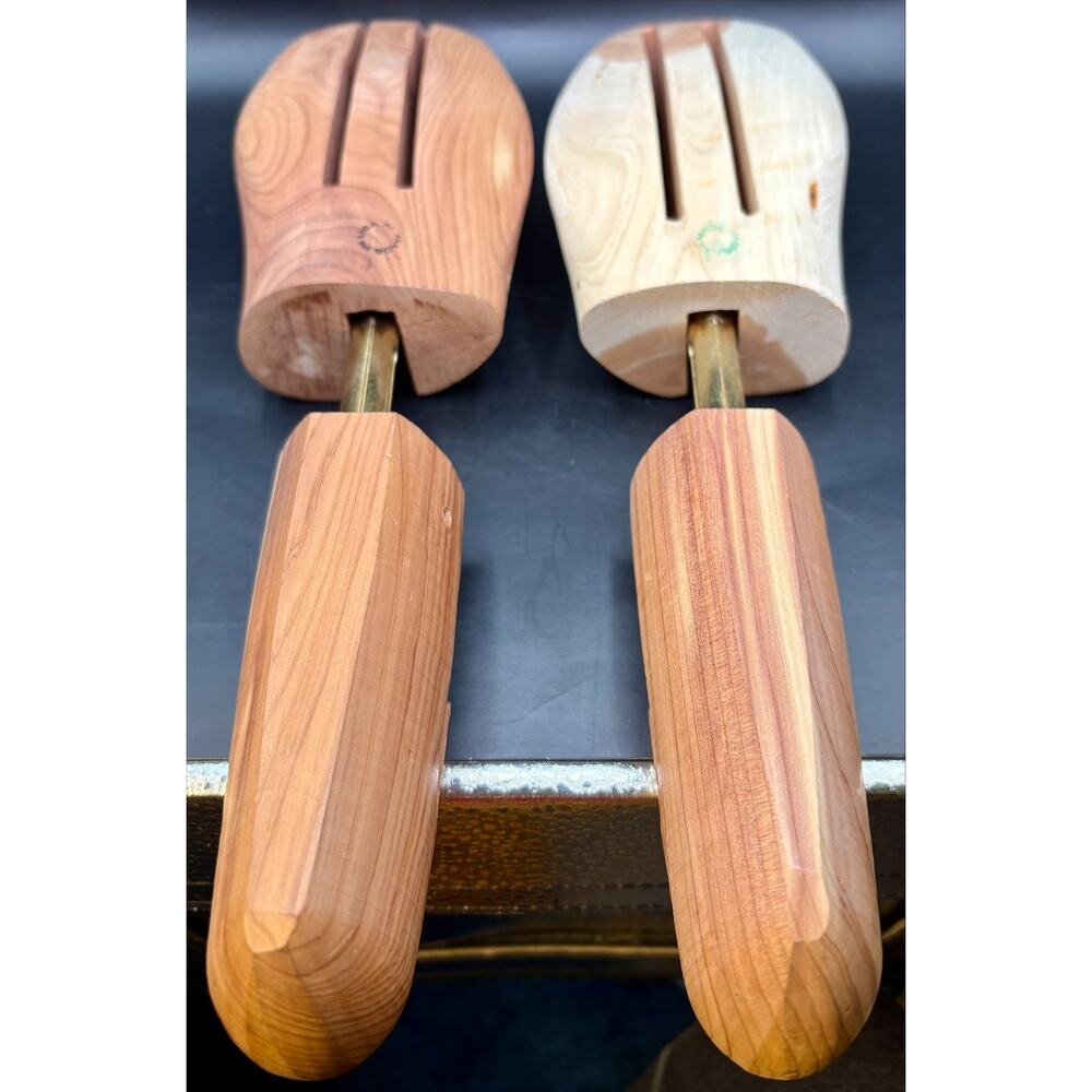 Jos. A. Bank Shoe Tree Size XL Cedar Wood Slit-Toe One Pair - Picture 2 of 6